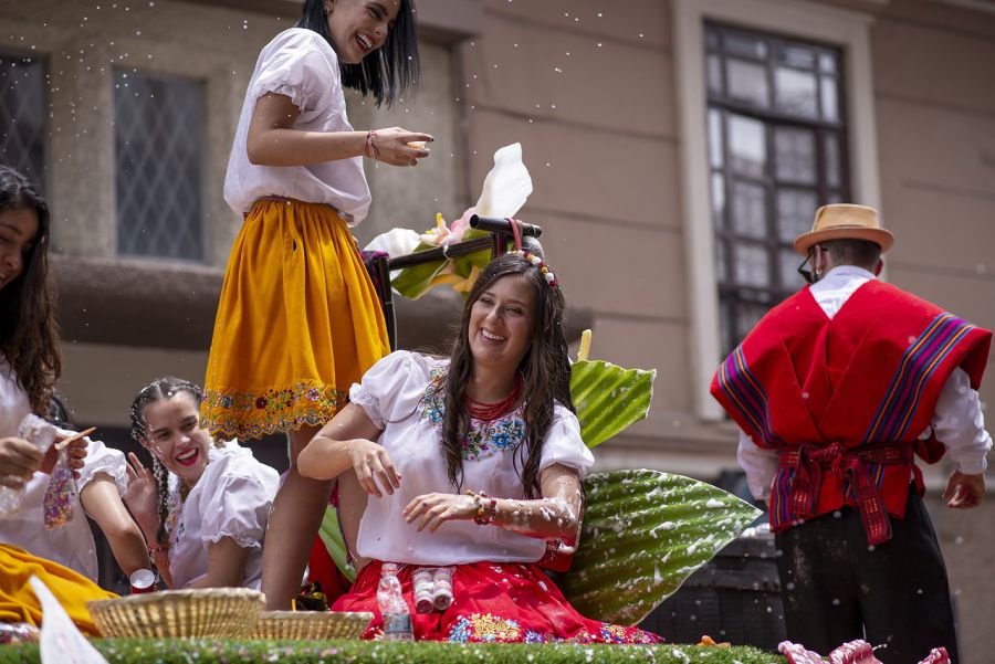 Vive la Fiesta: Alojamientos para Disfrutar de los Mejores Carnavales de España